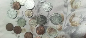 مجموعه عملات ورقيه ومعدنيه للبيع الورقيه عباره عن 46 الف دينار عراقي