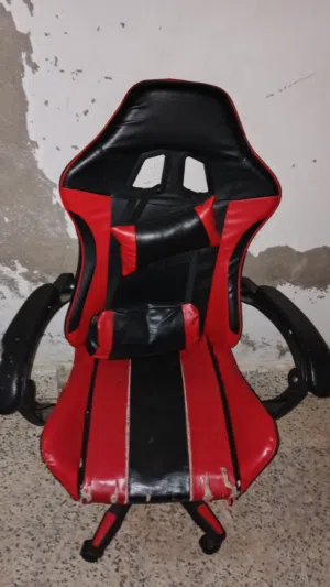 كرسي قيمنق مستعمل