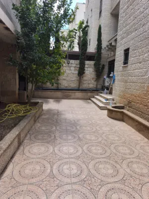 استوديو ارضي مدخل خاص حديقة خارجية  غرفة نوم صالة مطبخ حمام