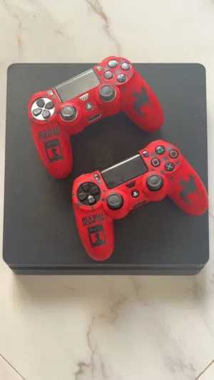 بلاستيشن 4 نظيفه جدا