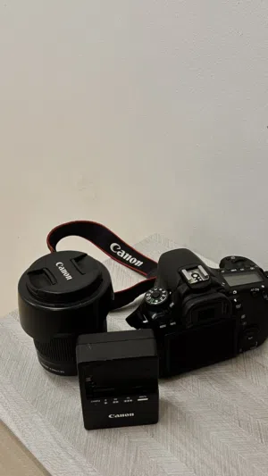 Canon EOS 70D بحالة ممتازة - استخدام شخصي ونظيفة جداً