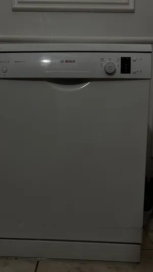 BOSCH Dishwasher use it a little bit works perfectly fine. Comes with soap.
