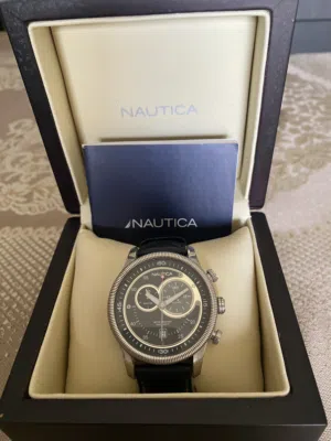 ساعة يد رجالي ماركة NAUTICA عقارب متوسطة الحجم