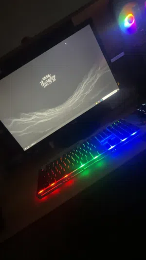 كمبيوتر مستعمل فقد لمدة شهر كرت الشاشة GTX 960 4 نسخة 4جيج معالج i7 جيل سادس رامات 16جيجا DDR4.