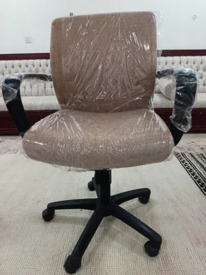 للبيع مجموعة كراسي متنوعة مستعملة ونظيفة جدا