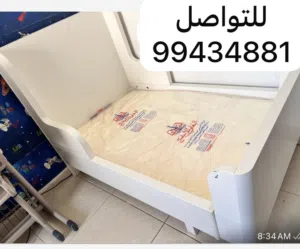 سرير بحالة ممتازة قابل لتعديل الطول يتحمل حتى 100 كيلو قياسه 80*200