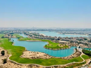 3 Bedrooms . 3 Bathrooms . 1290 ft²2