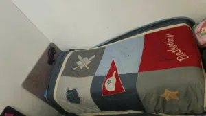 تختين خشب وكمدينه