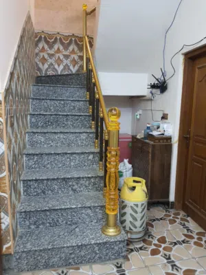 بيت في الخليلية المساحه 126م