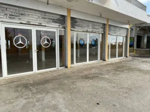 محلات تجارية للإيجار على الطريق العام