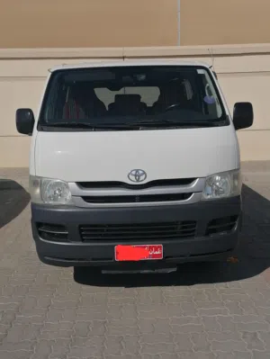 Toyota hiace تويوتا هايس باص