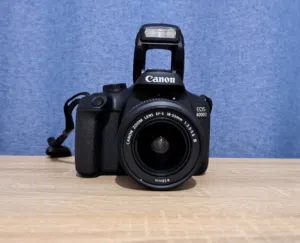 كاميرا كانون Canon EOS 4000D مستعملة نظيفة جداً للبيع