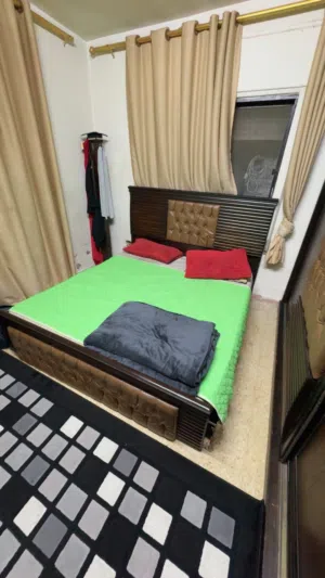 غرفة نوم مستعملة