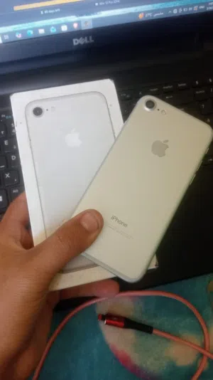 Apple iPhone 7 128 GB in Cairo
