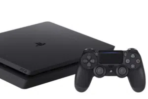 Ps 4 slim 500g  يشمل ايادي ثنتين اصليات وسيدي pes2021