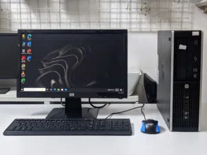 HP Core i7 -Computer Set Speed 3.30Ghz 8GB RAM  256GB SSD Win 10 Pro 19'′ HD Monitor-/ WhatsApp