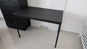 طاولة مكتبية office table