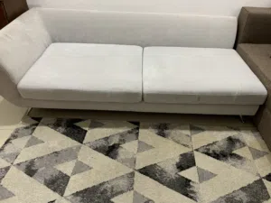 كنبة بحالة ممتازة بحجم سرير مفرد
