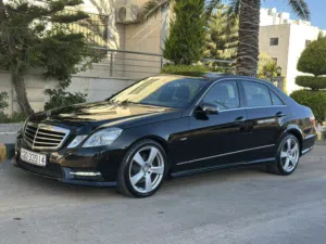 مرسيدس E200 موديل 2013 كت AMG فحص كامل لون اسود بحالة الوكاله صيانه كامله لا تحتاج شيء
