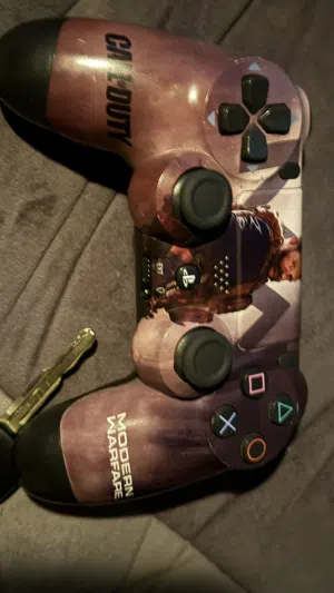 يد كنترول PS4 نظيف جداً الأصلي