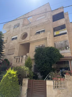 شقة سكنية للبيع في الجبيهة بسعر مغري