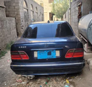 عرطة مرسيدس ابو عيون