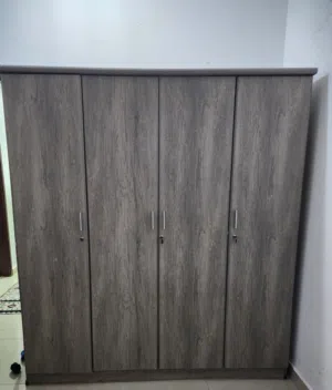 دولاب بحاله ممتازه للبيع لضرورة السفر النهائي