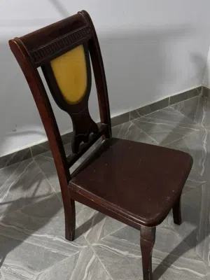 زوز كراسي خشب بعض