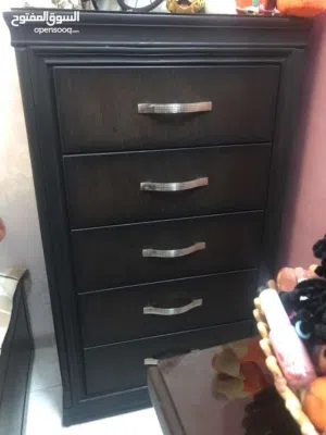 ملحق خشب زان مع لاتيه تفصيل وكالة للبيع ولا خدش مكون من ستة ادراج للبيع المستعجل