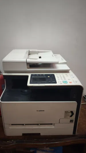 طابعة من شركة canon