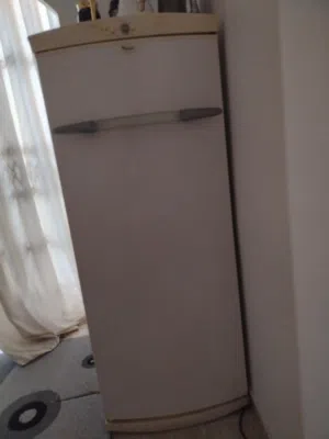 فريزر مستعملة استعمال بسيط بحالة الوكاله
