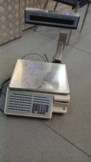للبيع ميزان نظيف استعمال خفيف
