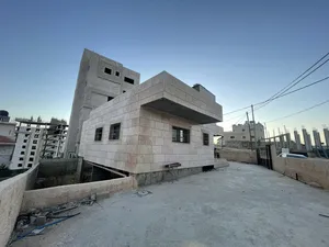 ٣ غرف نوم . ٣ حمّامات . 250 م٢4