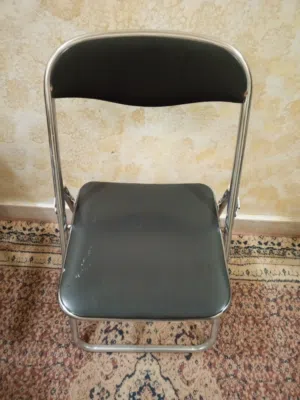 كراسي قابلة للطي مستعملة