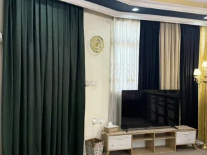 ستائر بثلاث الوان اسود بيج وزيتوني 4 قطع مثل مموضح بالصوره وترتيبهم يكون حسب رغبتكم مع تول مبطن