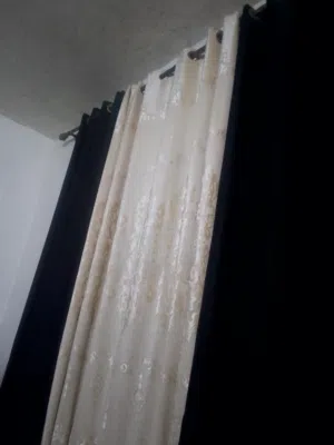 غرفه نوم  وبرادي ثلاث قطع مستعمله للبيع بحاجه لصيانه سكك