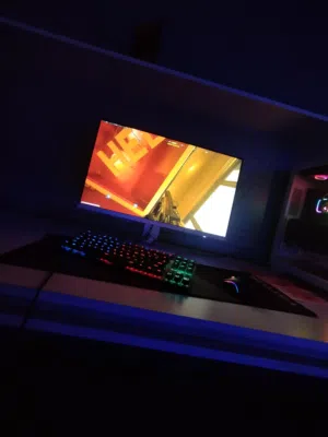 شاشه pc 6k مستعمل فقط 6 اشهر