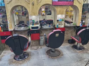 عدة/فرش صالون حلاقة رجالي للبيع