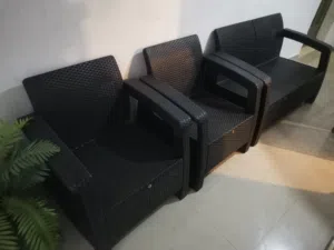 طقم كرسي بلاستيك للحدائق