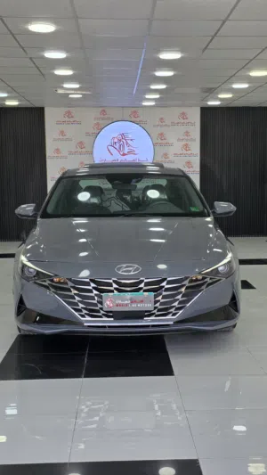 HYUNDAI ELANTRA 2021  إذا كنت تبحث عن سيارة موديل حديث، خط العالم للسيارات