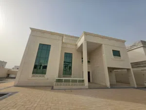 Luxury villa for rent in Al Shamkha city