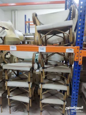 شراء جميع انواع الكراسي والطاولات والمكاتب وجميع ما كان مستعمل