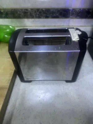 It’s a toaster of uk brand Russell Hobbs