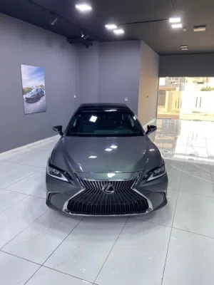 Used Lexus ES in Muscat