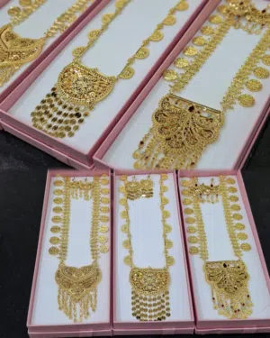 مريات رووووعه للعيد بديل الذهب وباشكال تقليدية للإستخدام الشخصي أو تقديمها كهدية تأتي ف بوكس