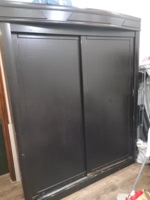 خزانة و مكتب و كنباي