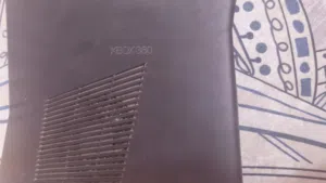 اكسبوكس 360  نضيف  مستخدم قليل ومضموم بعده جديد بترابه  ويا يده وحده