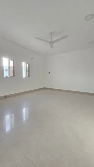 للايجار شقه كبيره في الحد