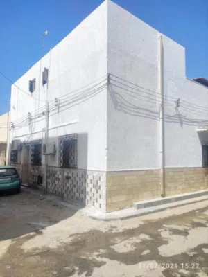 220 m2 More than 6 bedrooms Townhouse for Sale in Tripoli Bab Al-Azizia