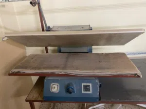 مكوى كهربائي (برس)